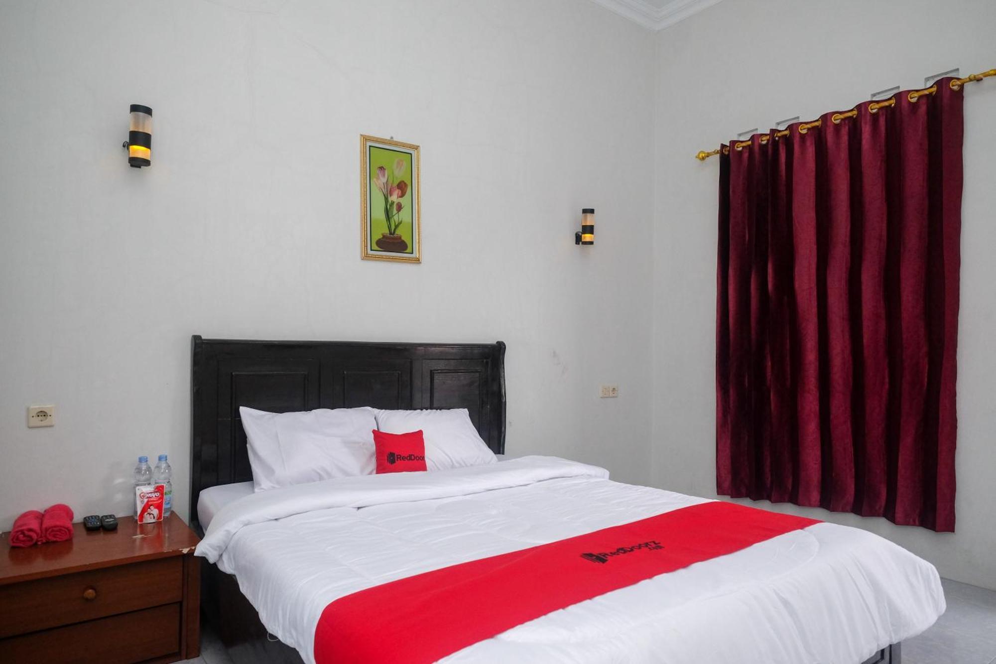 Reddoorz At Jalan Dieng 3 Wonosobo Exterior photo