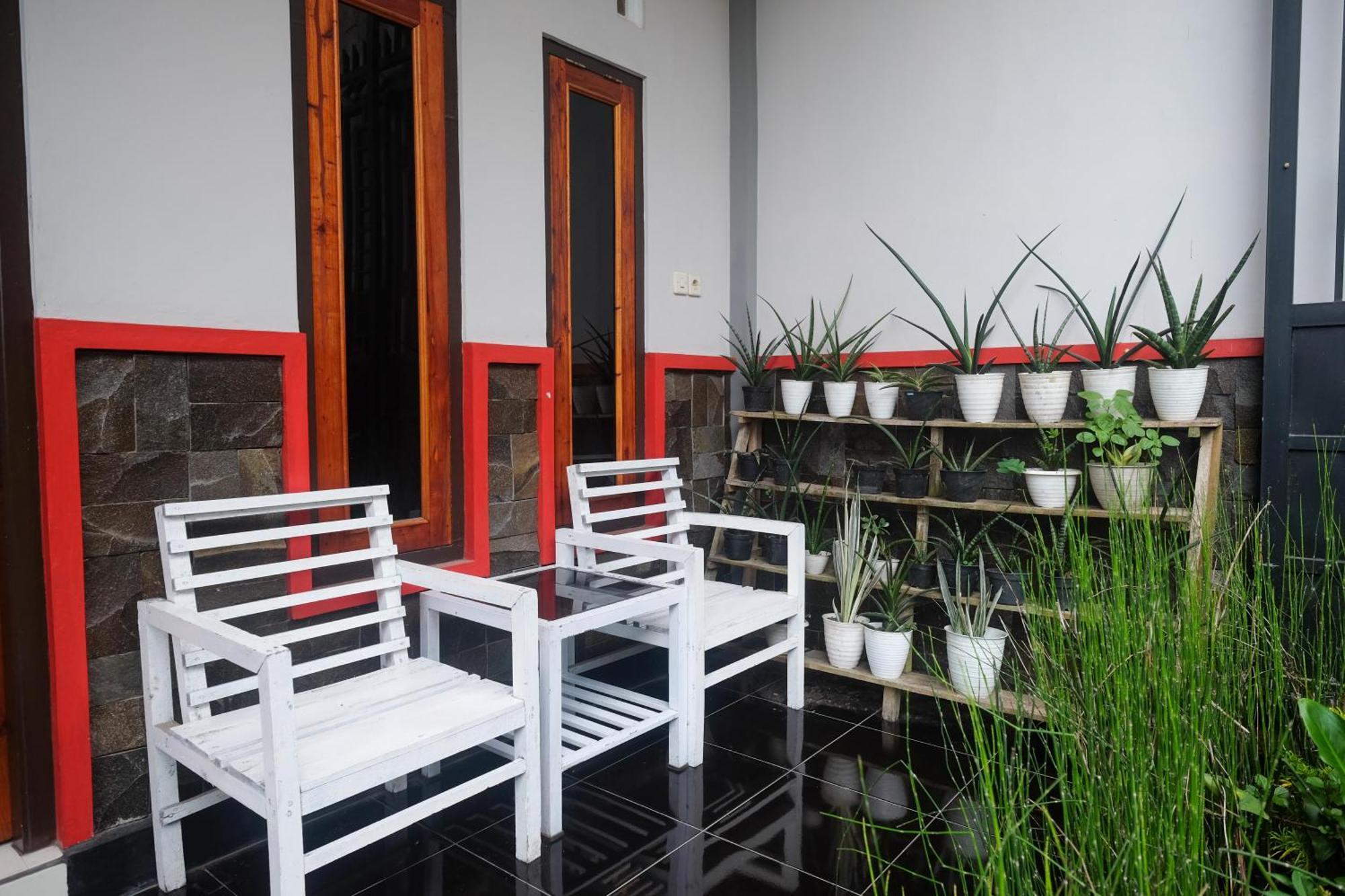 Reddoorz At Jalan Dieng 3 Wonosobo Exterior photo